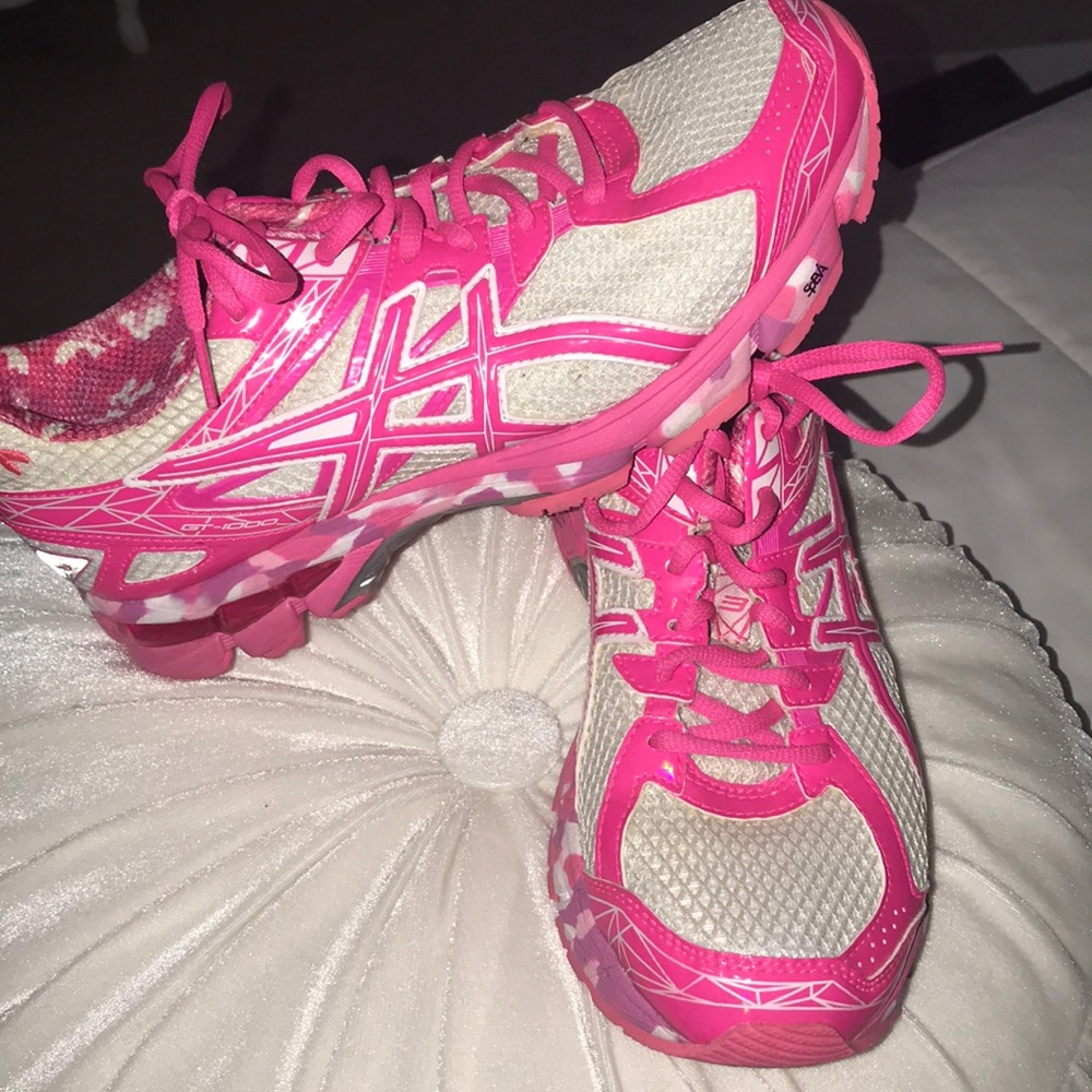 ASICS GT-1000 Brest cancer awareness sneakers